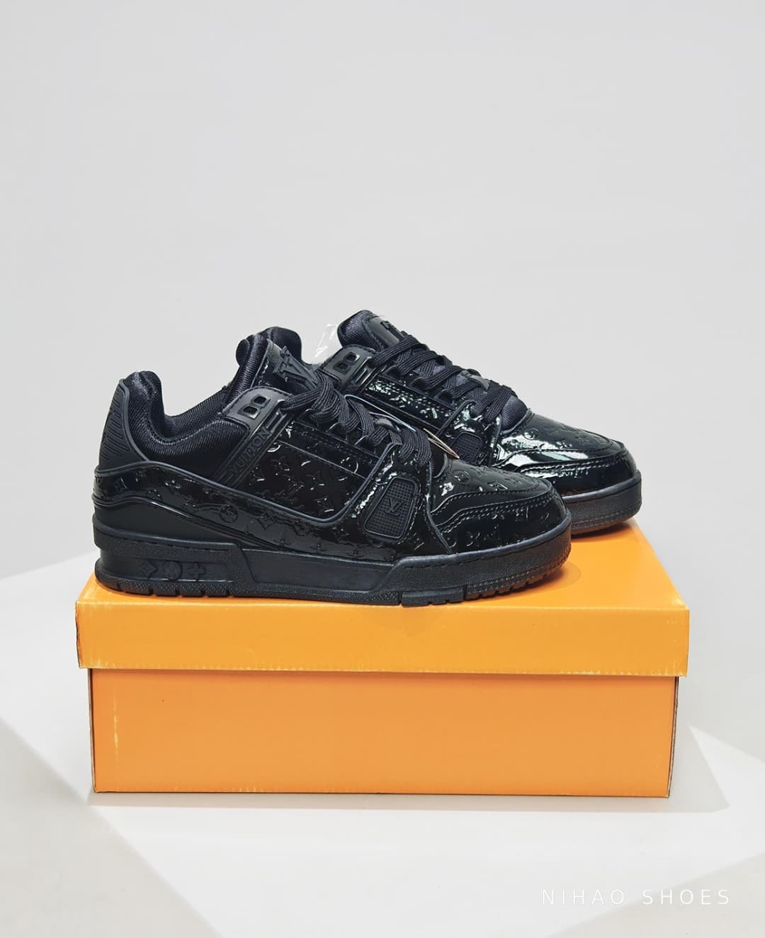 LV Trainer Low — Black