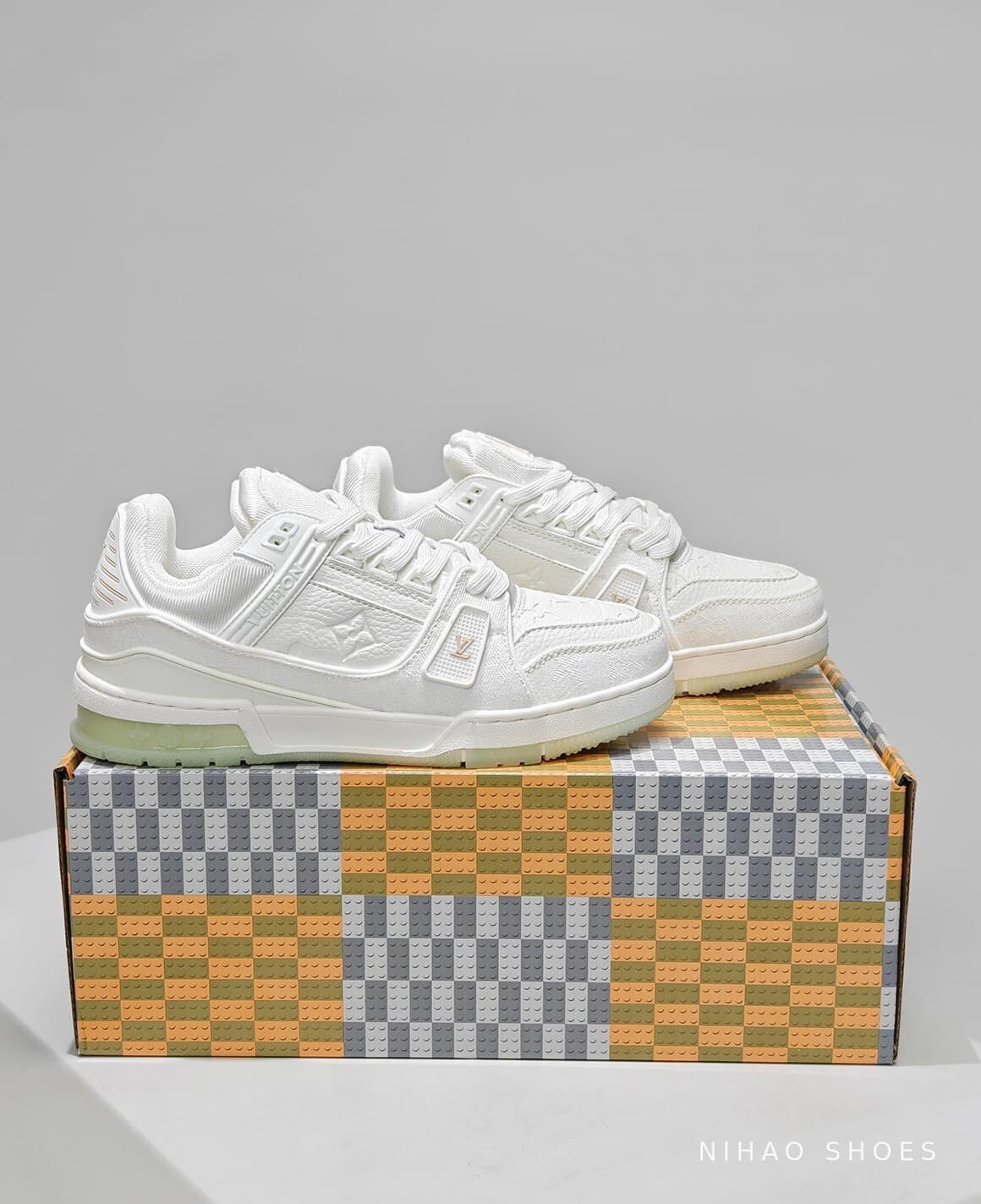 LV Trainer — Triple White