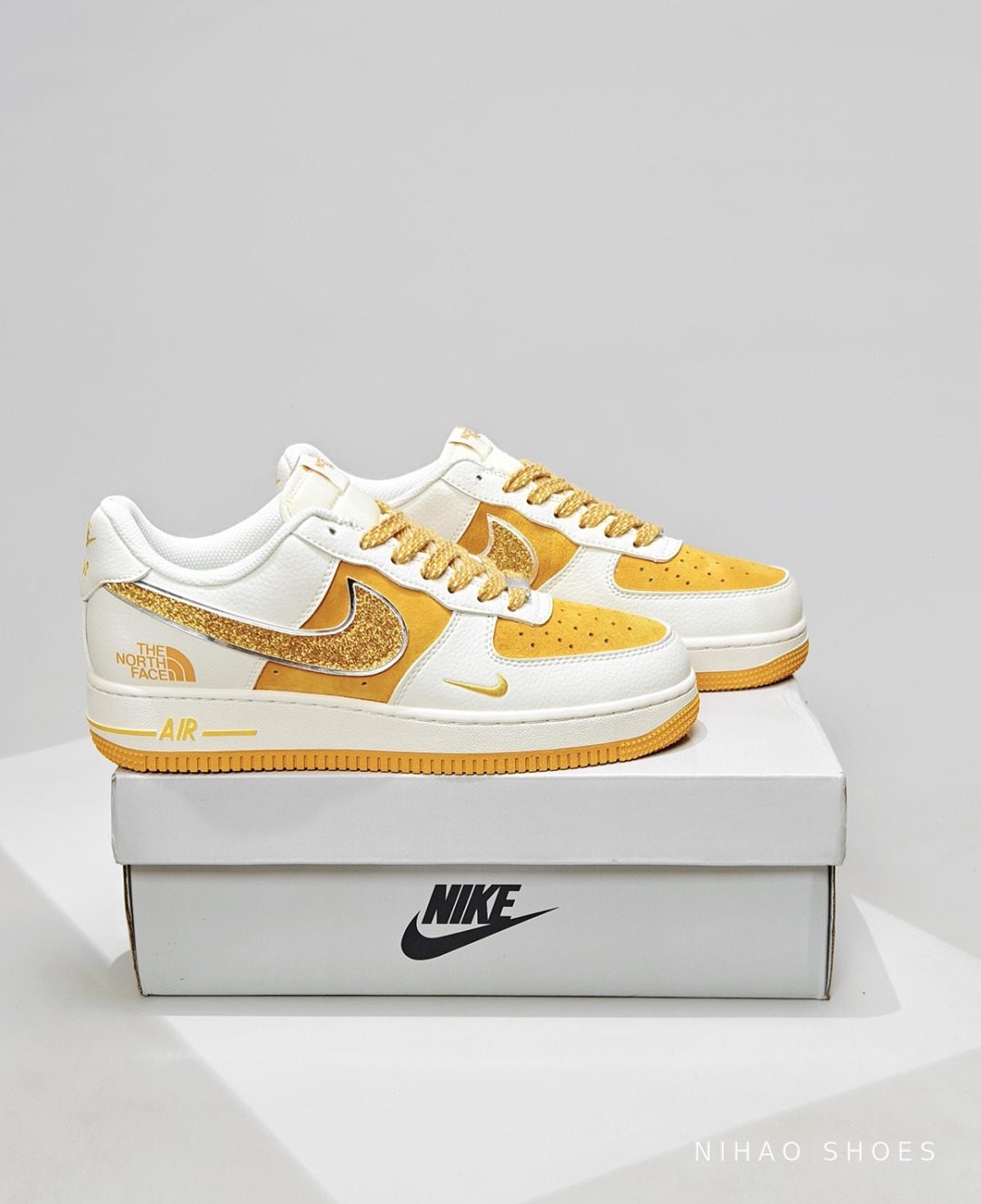 Nike Air Force 1 Low Glitter Swoosh — Gold