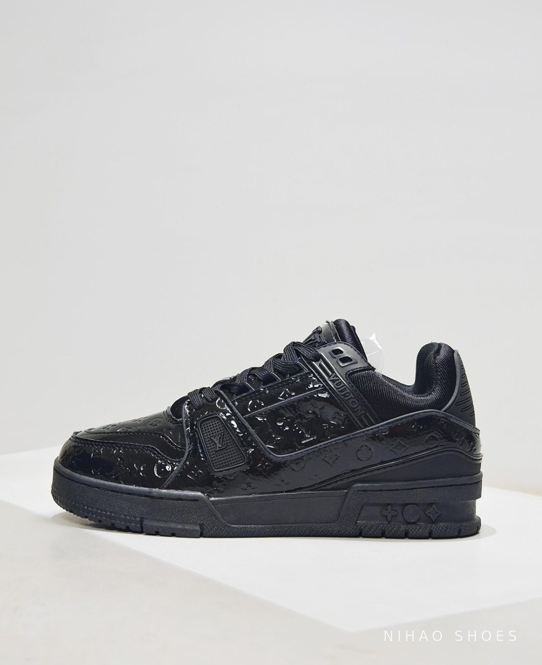LV Trainer Low Black — side profile