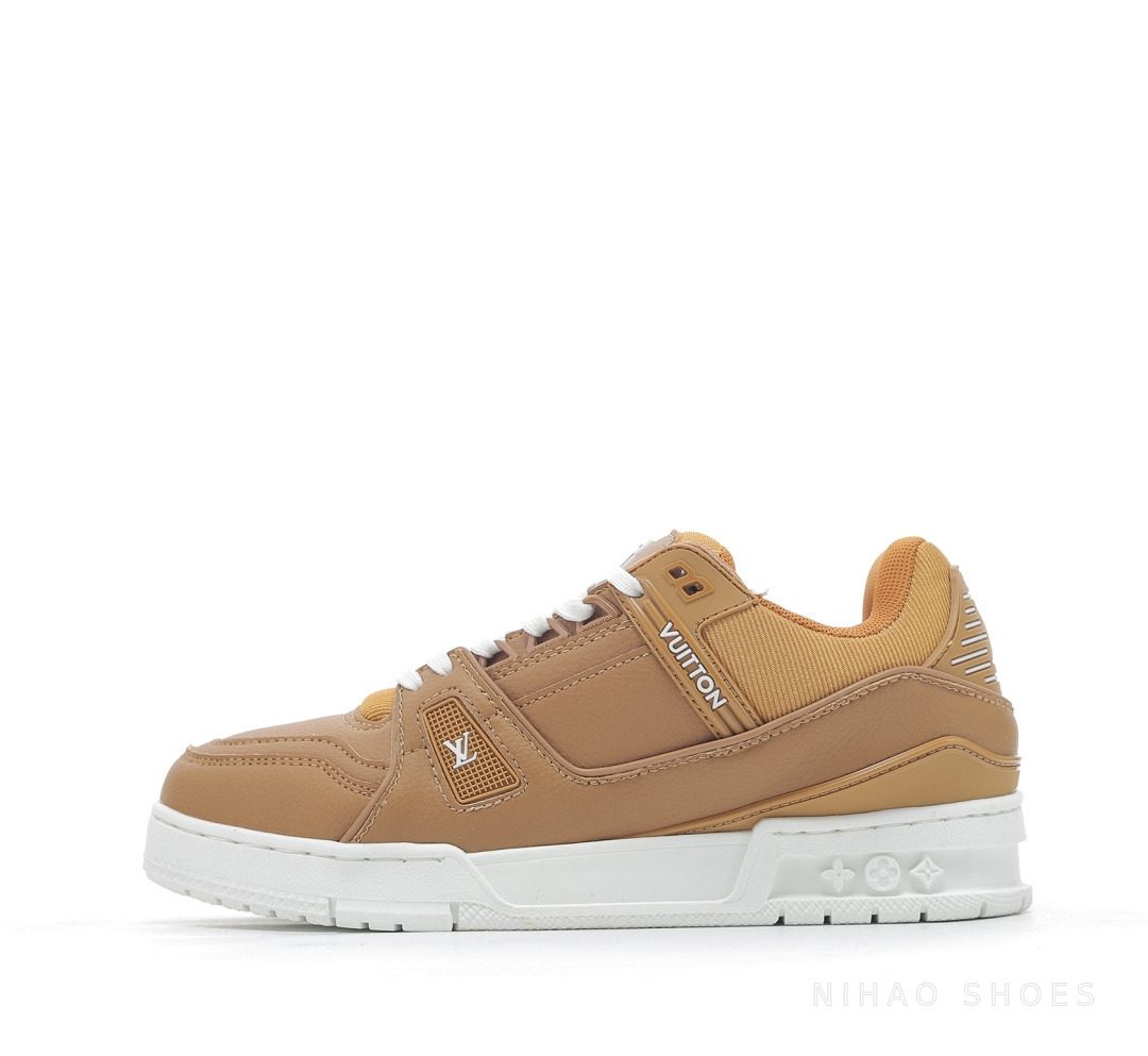 LV Trainer Monogram — Camel