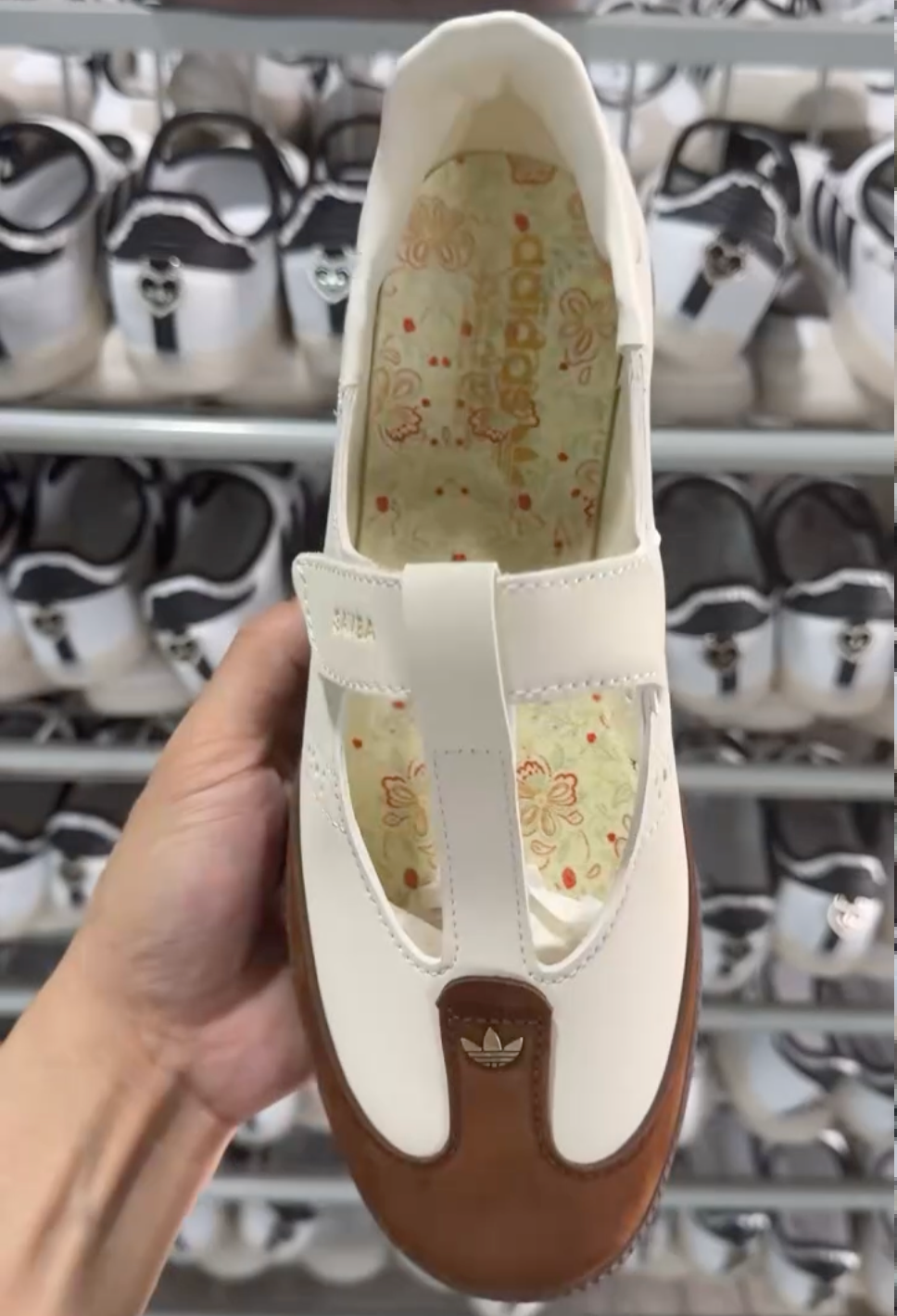 Samba Mary Jane Cream Brown sneaker floral insole detail